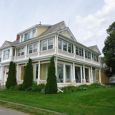 Governor'S Mansion Inn Miramichi Exteriör bild