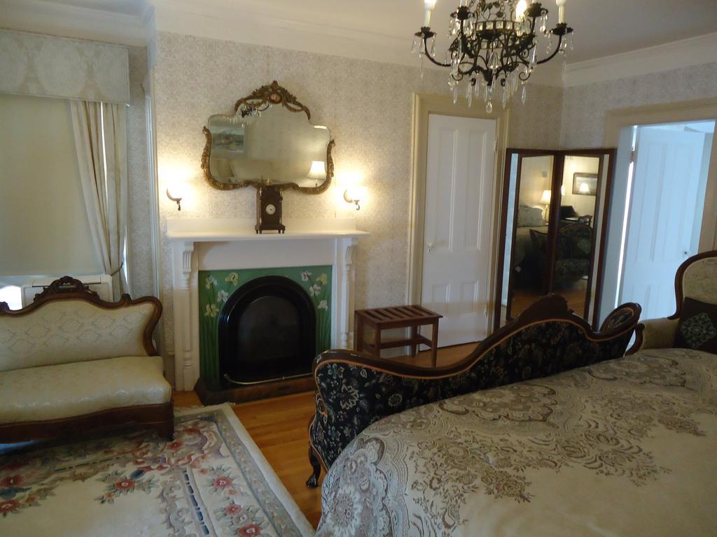 Governor'S Mansion Inn Miramichi Exteriör bild