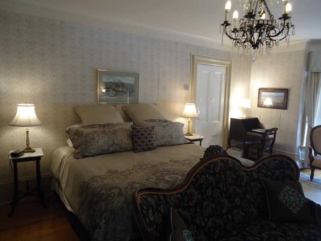 Governor'S Mansion Inn Miramichi Exteriör bild