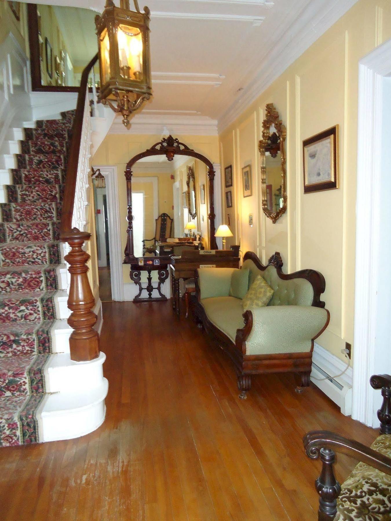 Governor'S Mansion Inn Miramichi Exteriör bild